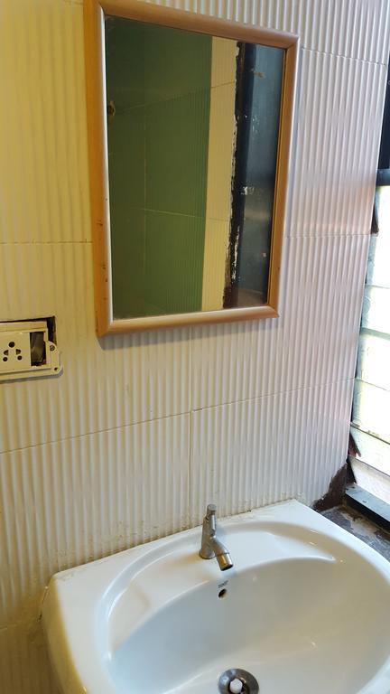Hotel Relish Vadodara Dış mekan fotoğraf