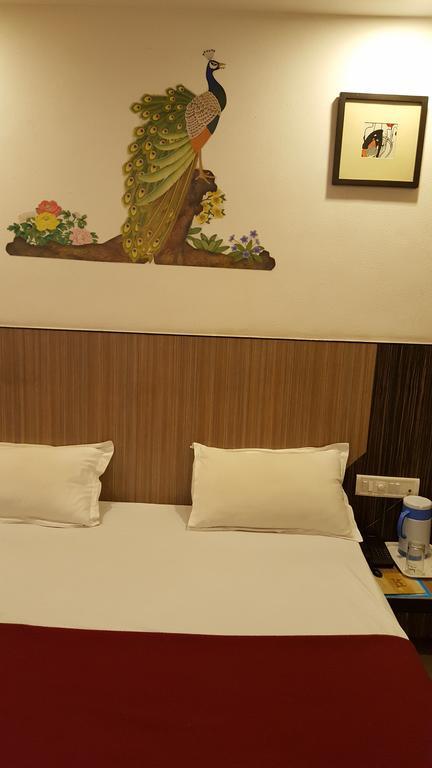 Hotel Relish Vadodara Dış mekan fotoğraf