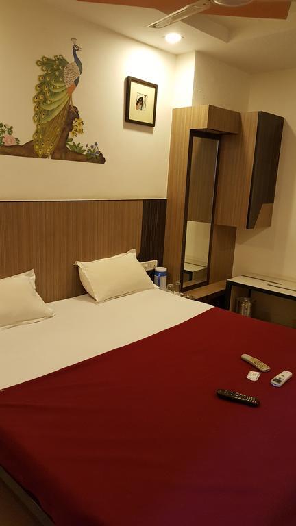 Hotel Relish Vadodara Dış mekan fotoğraf